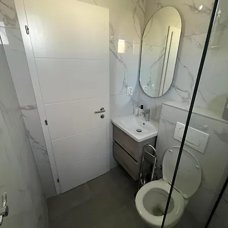 On Point * מוסטר