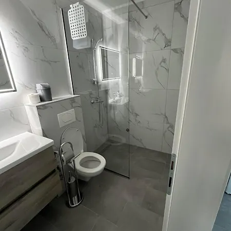 On Point דירה מוסטר